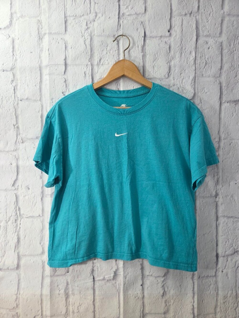 Nike Loose Fit The Nike Tee Extra Large Teal Blue Shortsleeve Crop Summer Tee